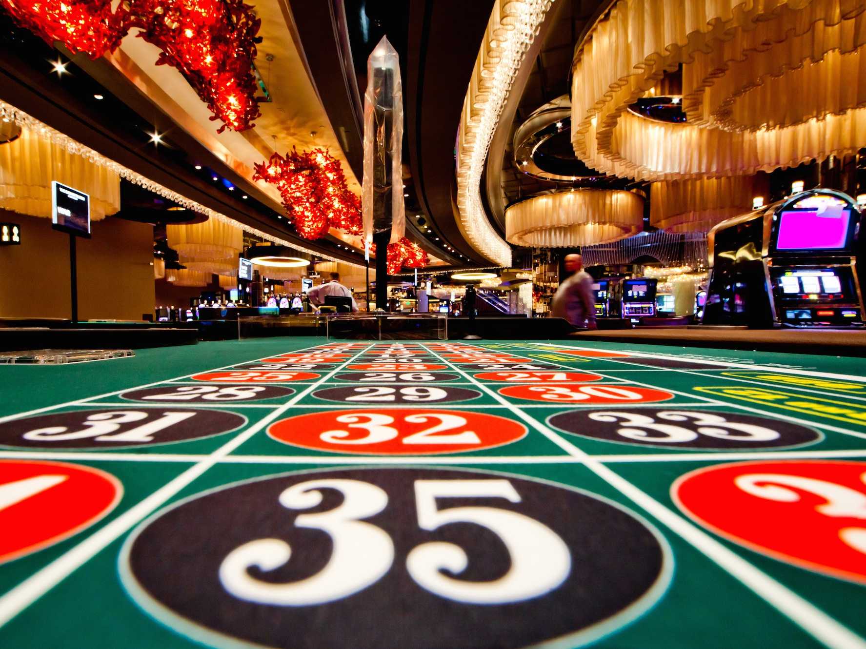 How much do casinos make?